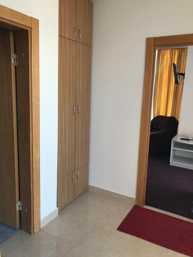 Apartament In Regim HotelierBacău エクステリア 写真