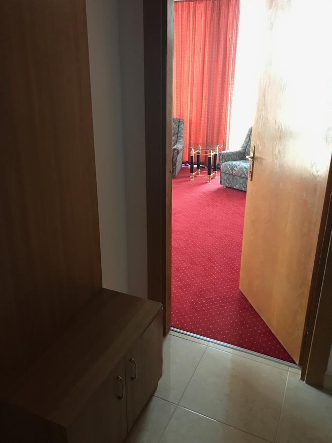 Apartament In Regim HotelierBacău エクステリア 写真