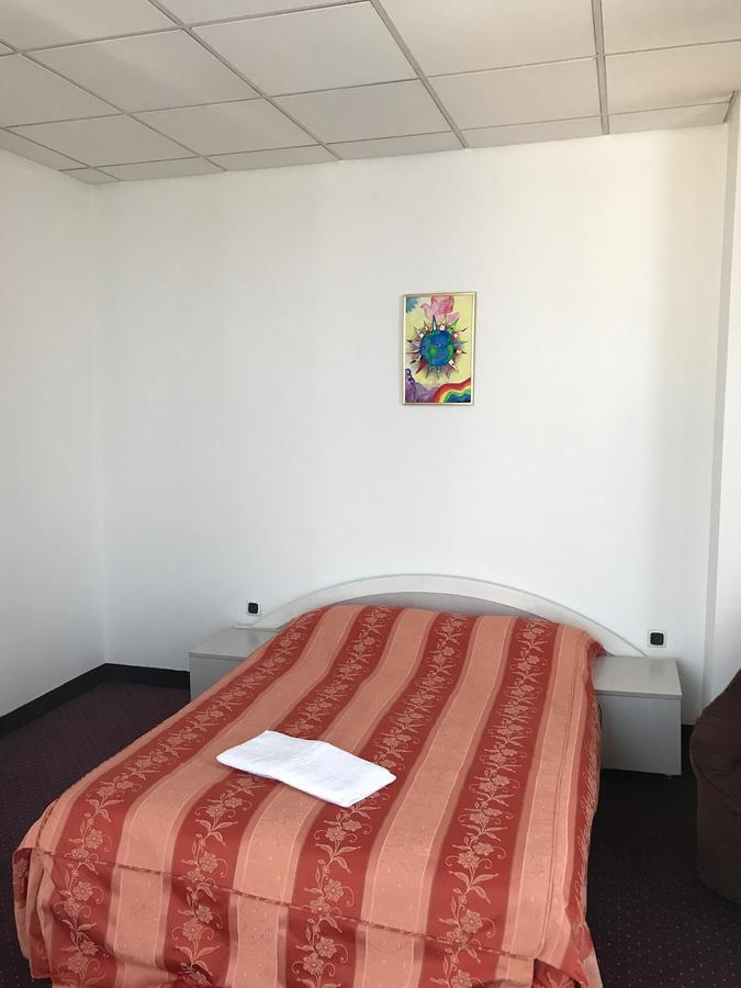 Apartament In Regim HotelierBacău エクステリア 写真
